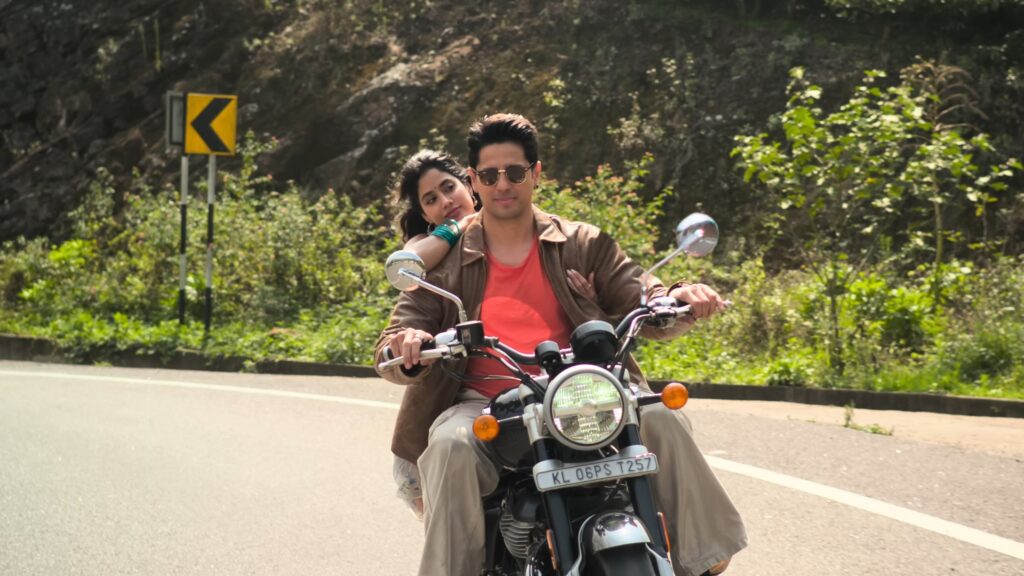 Sidharth & Janhvi's New Movie Param Sundari Teaser Review